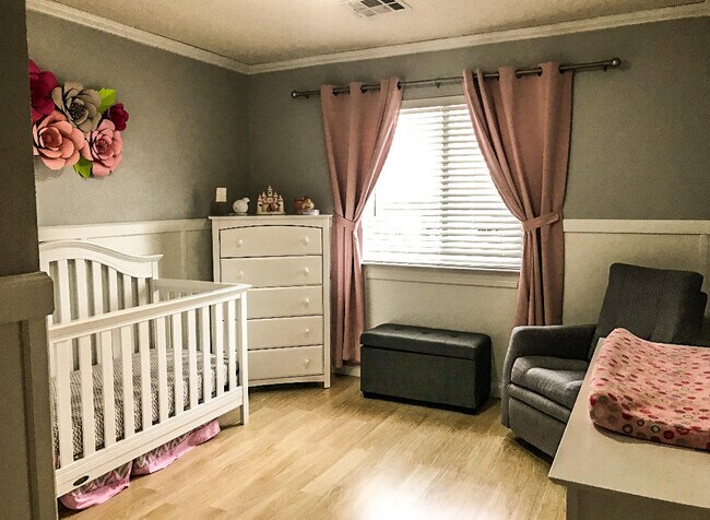 Building Photo - 14251 Desert Bush Dr