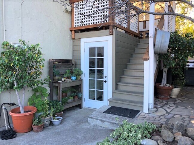 Building Photo - Fully Furnished 1-Bedroom in Downtown SLO ** All Utilities Included