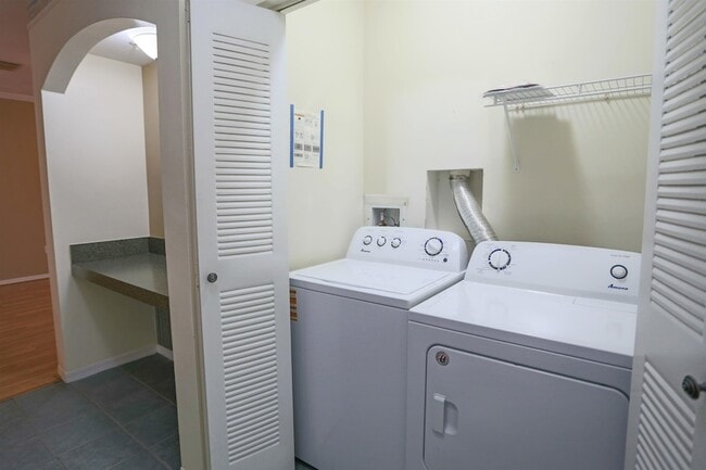 Building Photo - 520 Florida Club Blvd