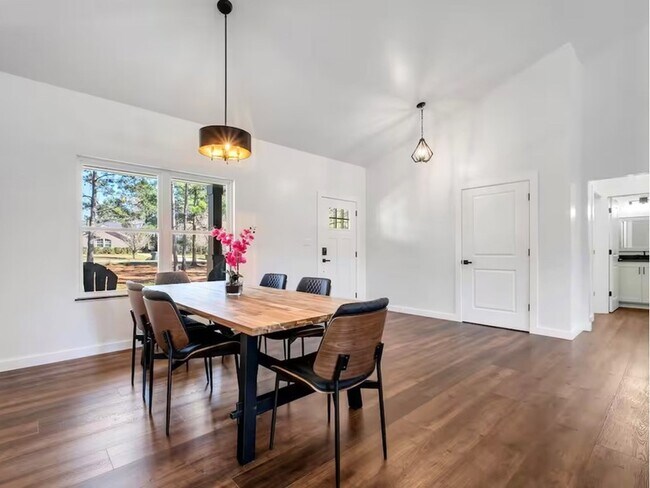 Building Photo - 134 Blackberry Ln