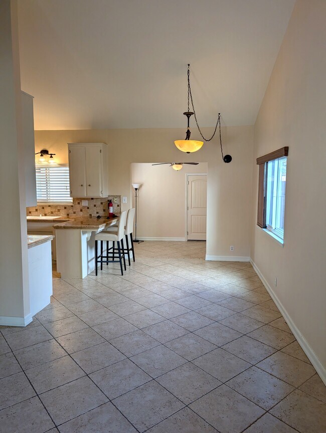 Building Photo - 27124 Cabrera Ave