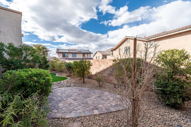 Building Photo - THIS is the HOME you have been waiting for!