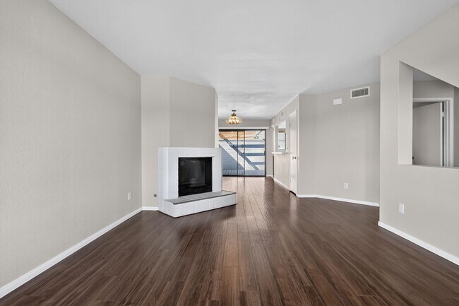 Building Photo - 841 America Way