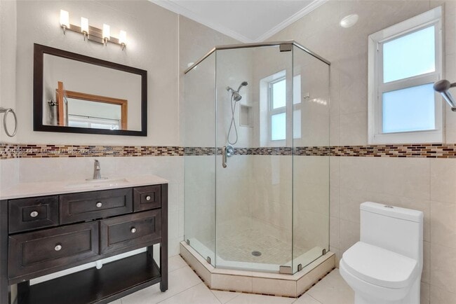 Building Photo - 1514 Capri St