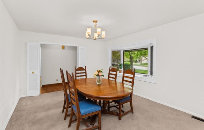 Building Photo - 112 Braemar Dr