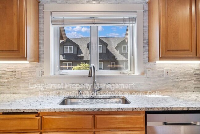 Building Photo - 10247 NW Village Heights Dr