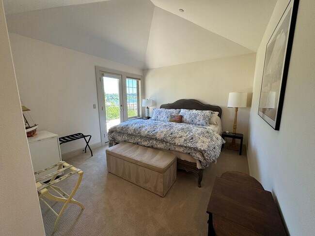 Building Photo - 4bd/4ba Kirkland House