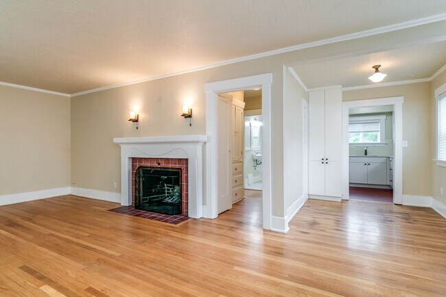 Building Photo - 1029 NE 31st Ave