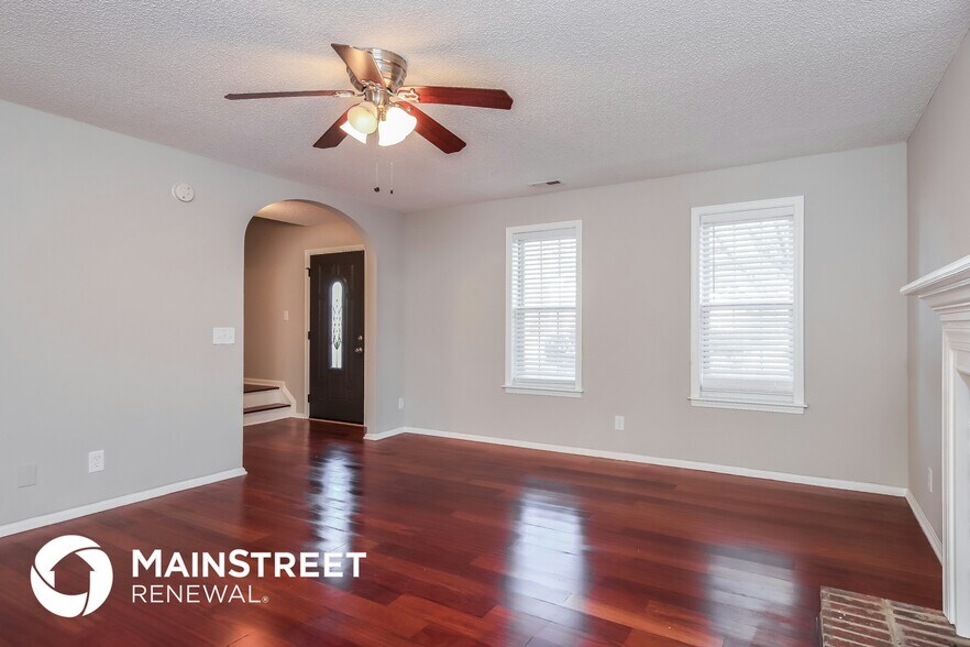 Building Photo - 3912 Toyon Dr