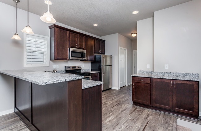 Building Photo - 2071 SW Cascade Falls Dr