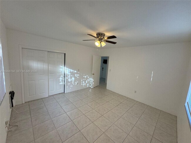 Building Photo - 2843 NE 30th St