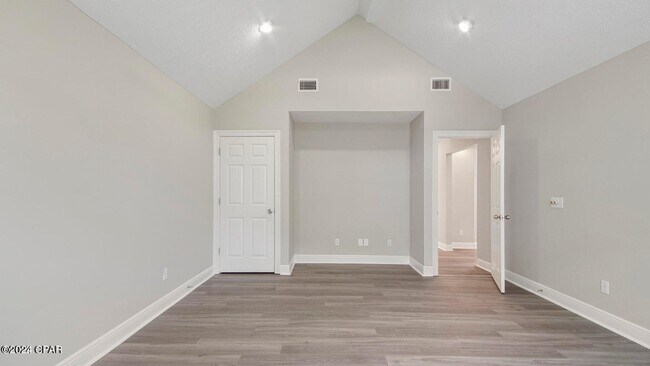 Building Photo - 104 Colony Harbour Rd