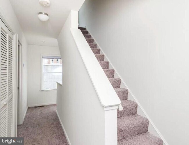 Building Photo - 5235 Crowson Ave