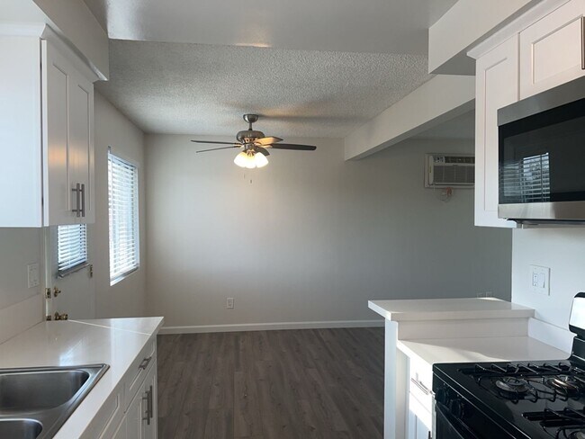 Building Photo - 122