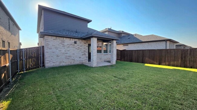 Building Photo - 920 Santa Lucia Dr