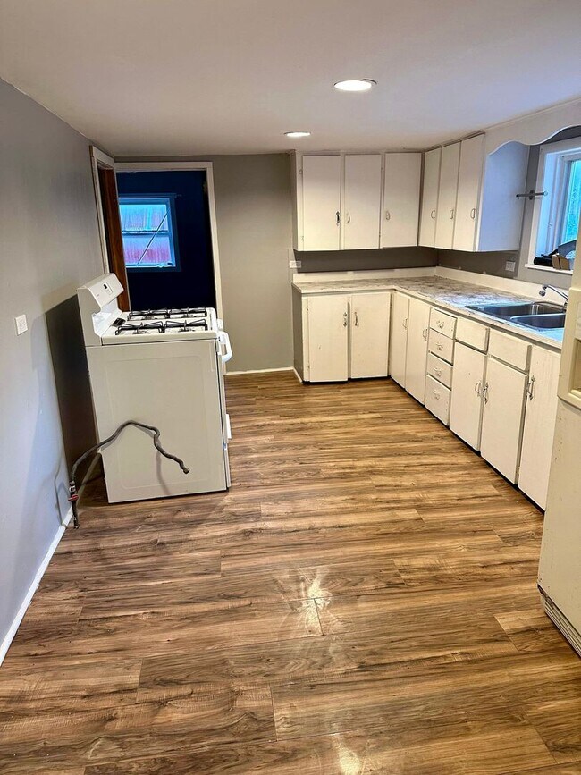 Building Photo - 7564 GH