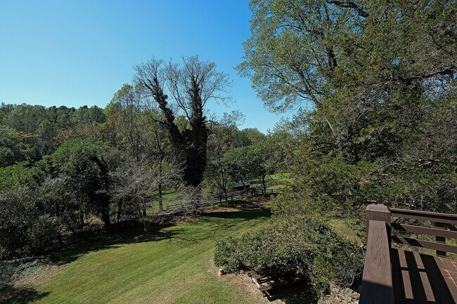 Building Photo - Beautifully Restored Ivy Residence, Fully Furnished with Utilities Included