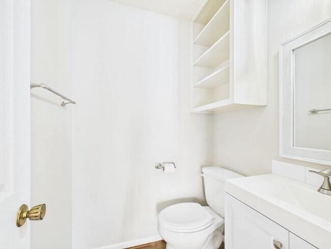 Building Photo - 107 Frederick Rd