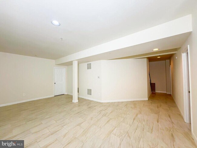 Building Photo - 7023 Sand Cherry Way