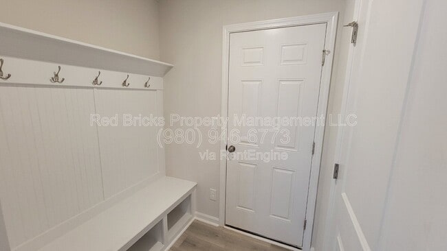 Building Photo - 2354 Donnelly Hls Ln