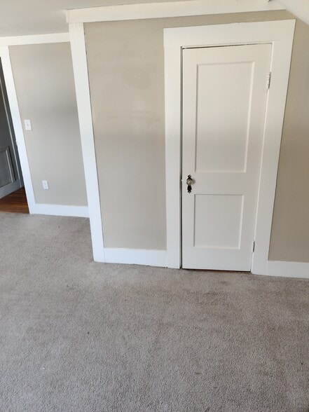 Building Photo - 37 Whitehall Rd