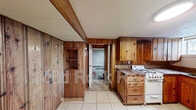 Building Photo - 1520 E Pikes Peak Ave