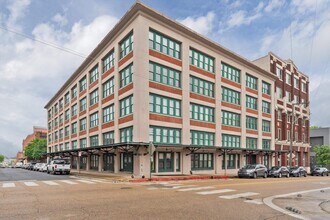 Building Photo - 408 S Front St