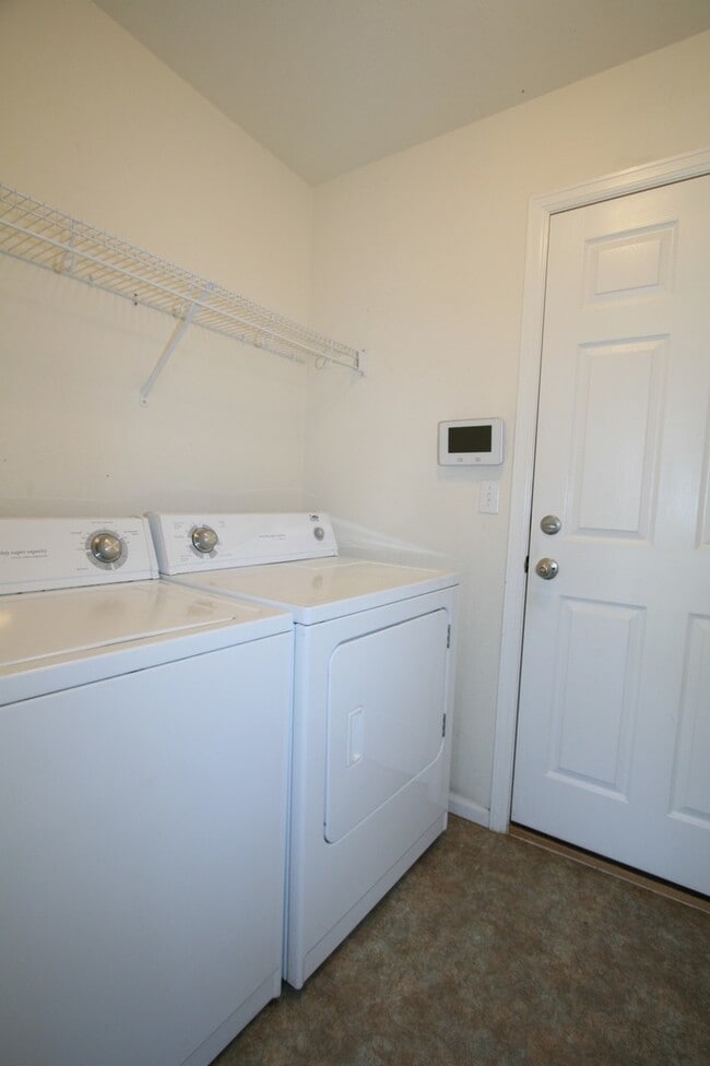 Building Photo - Beautiful 4 bedroom home available in Peyton!