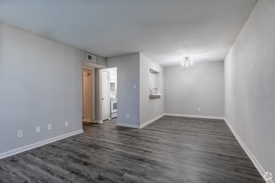 1 BR, 1 BA - 720SF Living and Dining - Memorial Fountain