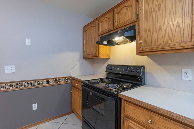 Building Photo - 810 Delmar Cir