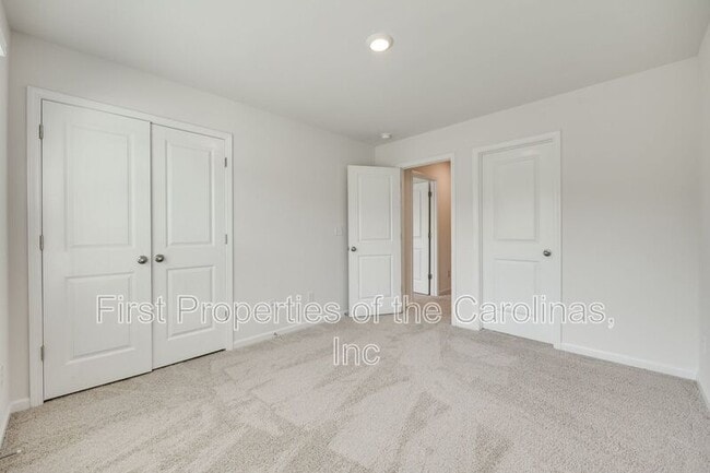 Building Photo - 642 Altamonte Dr