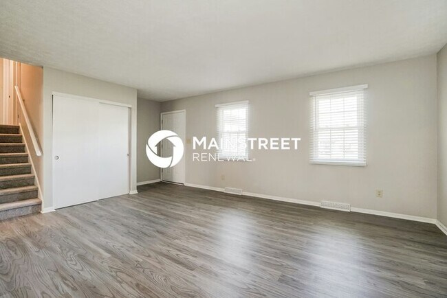 Building Photo - 4 Bedroom Pet-Friendly Home in Columbus, OH with Main Street Renewal