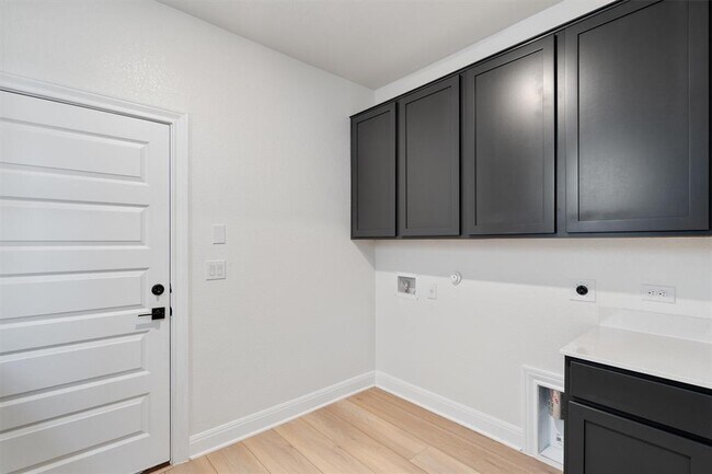 Building Photo - 8007 Marigny Wy