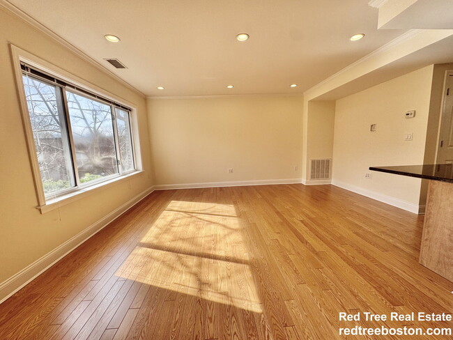 Building Photo - 146 Independence Dr