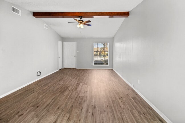 Building Photo - 7127 Gatewood Dr