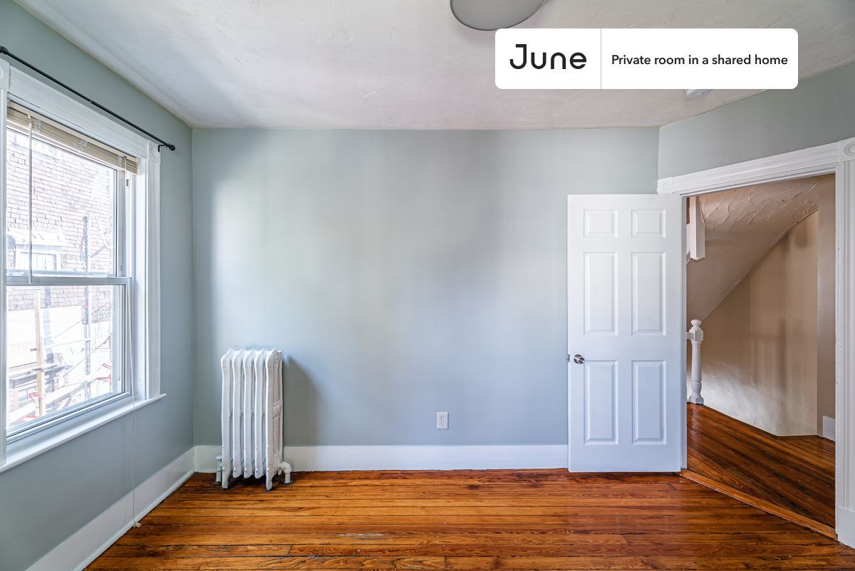 Building Photo - Room in Shared 6 bed/2 bath home