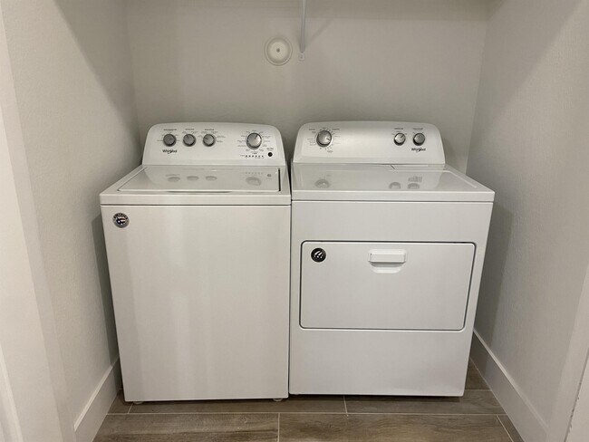 Building Photo - 365 Bella Sol Way