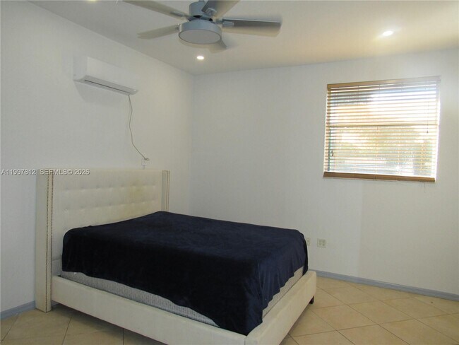 Building Photo - 15900 SW 54th Pl