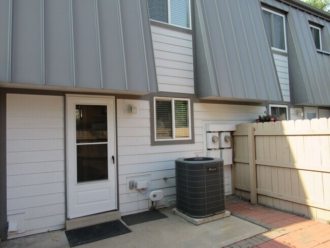Building Photo - Condo In Arvada close to light rail