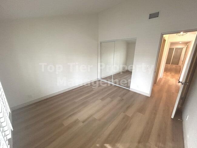 Building Photo - ***FULLY RENOVATED 2 bed / 2 bath / 1,120 sqft Home in 55+ Nob Hill Community - Available NOW***