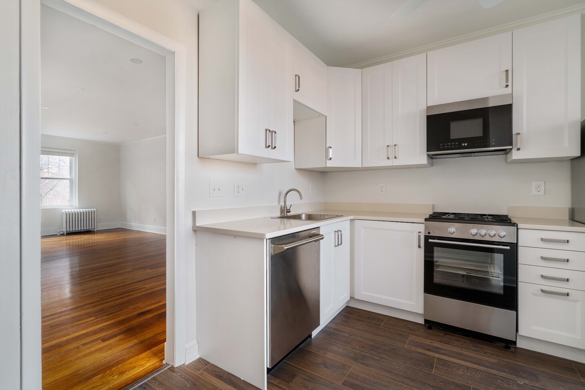 Building Photo - 321 Tappan St