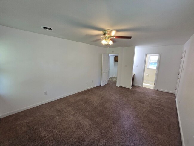Building Photo - 4 BEDROOM IN CHESTERFIELD COUNTY all viewi...