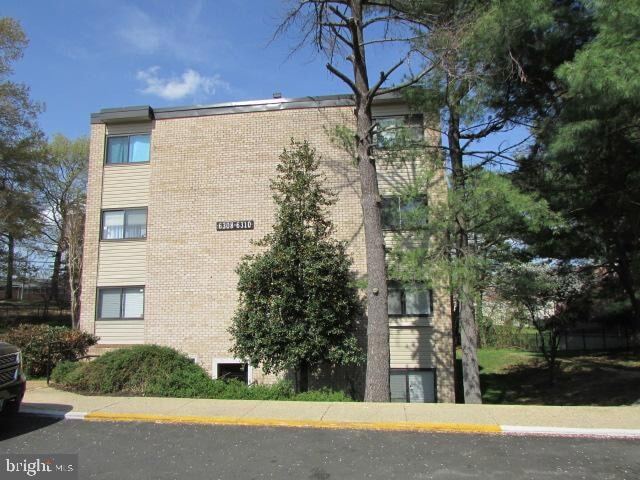 Building Photo - 6310 Hil-Mar Dr