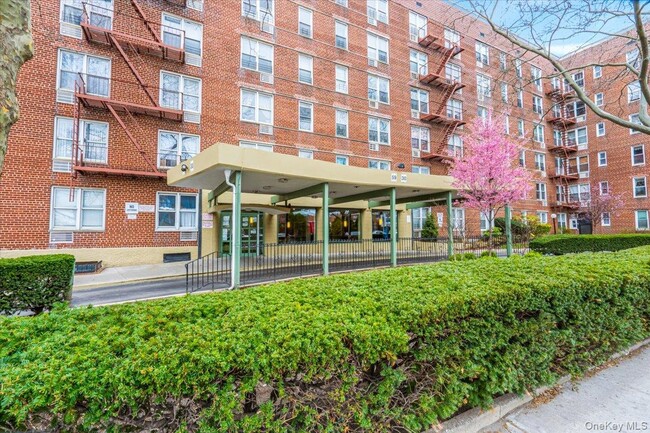 Building Photo - 59-30-59108 108th St