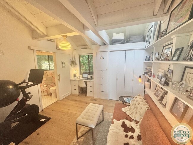 Building Photo - Tranquil & Sun Drenched 3BR|3BR in Heart o...