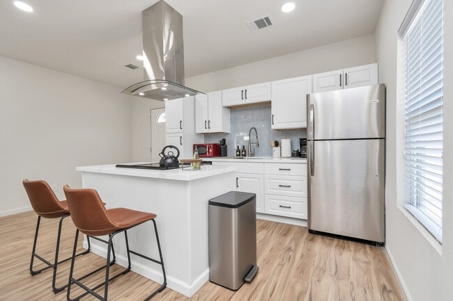 Building Photo - 1812 Wheeler Ave