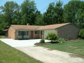 Building Photo - 2104 Walter Rd