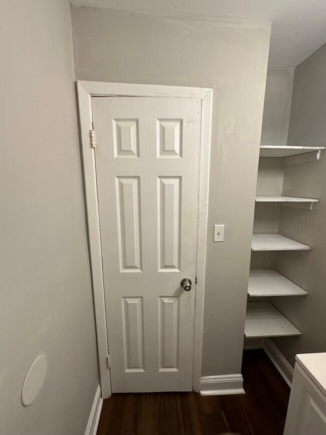 Building Photo - 308 Sinclair Ave