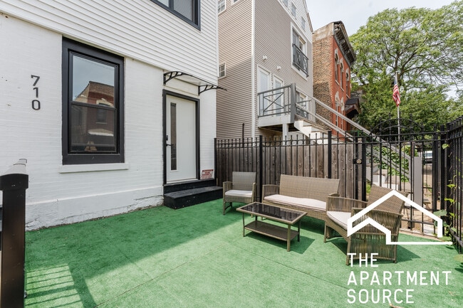 Primary Photo - 710 N Elizabeth St