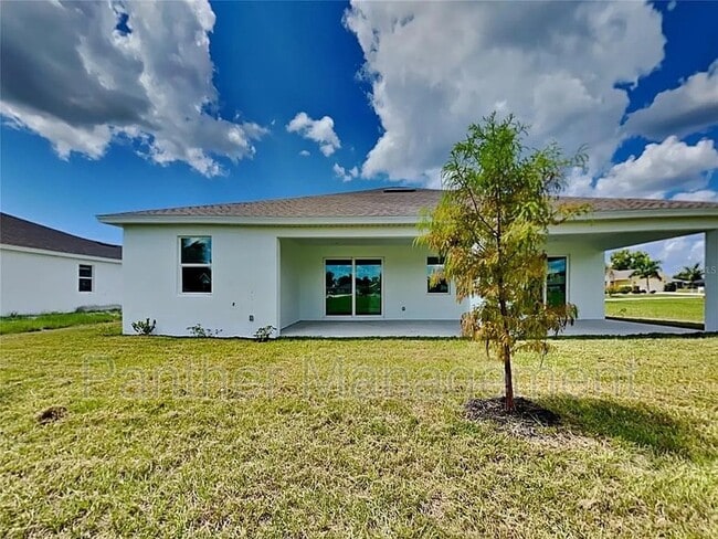 Building Photo - 16216 Minorca Dr